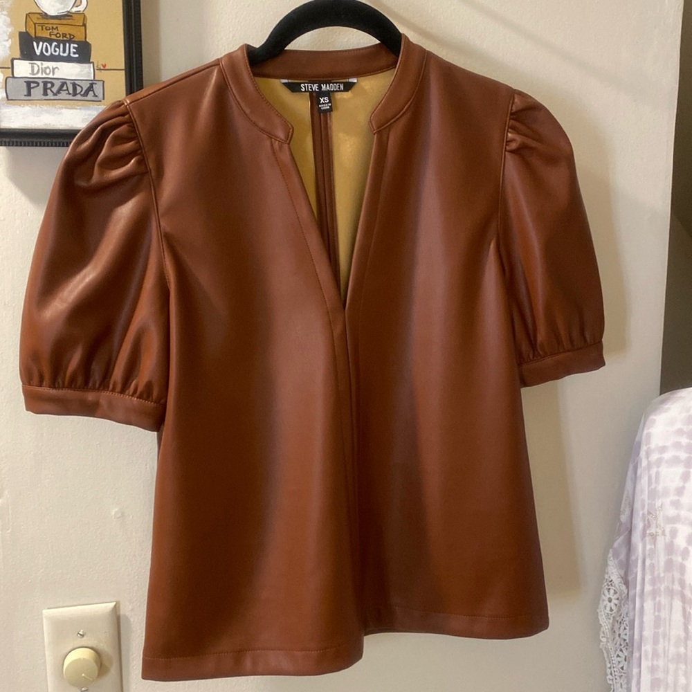 EUC/ NWOT Steve Madden Jane cognac stretch faux leather top XS